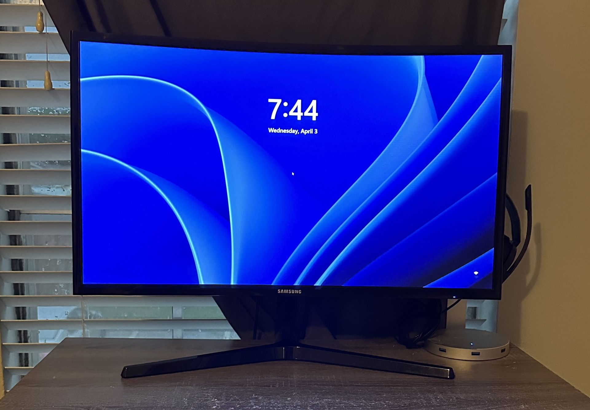 PC Monitor SAMSUNG 27” Curved