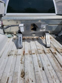 Husky 5th Wheel