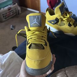 JORDAN 4 RETRO 'LIGHTNING' 2021