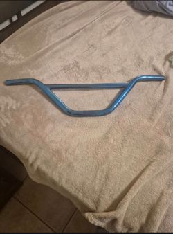 Stock throne bars