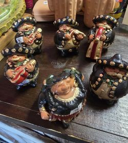 Figuras de mariachis