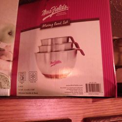 Mrs Fields Silver And Red Small Medium Large