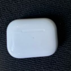 Apple AirPods Pro charging case