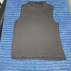 Women no sleeve top