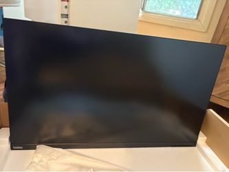 Lenovo Thinkvision 31.5” monitor