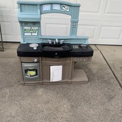 Toy Kitchen 