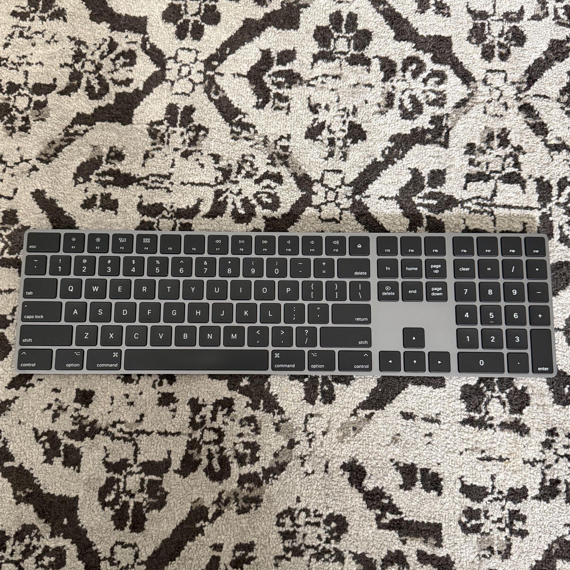 Apple Magic Keyboard with Numeric Keypad (Wireless, Rechargable) (US English) - Space Gray