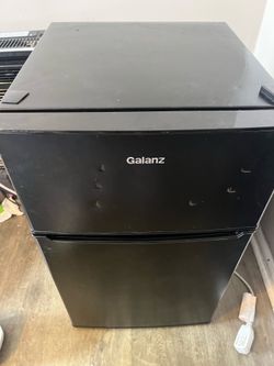 Galanz black Mini fridge