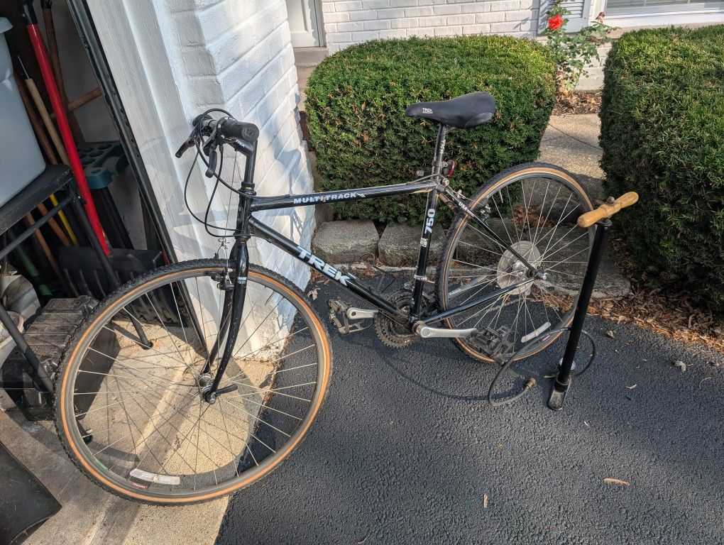 Trek Multi-Track 750 Bicycle-  17" Frame