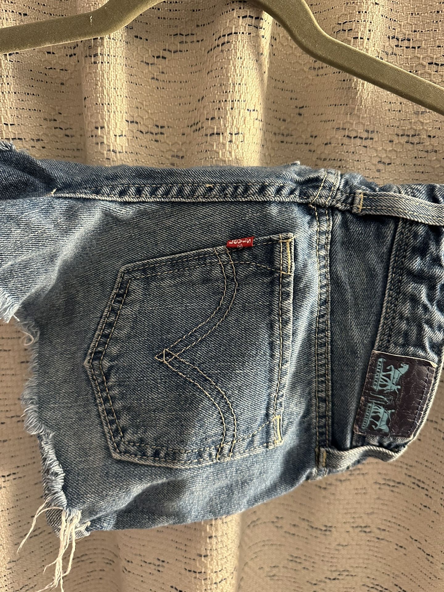 WOMEN LEVI SHORT