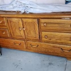 Bedroom ( King Size Bed With Matrass And So On)