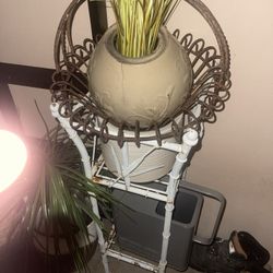 Assorted Outdoor Pots/planters/decor 