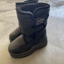 Kids Snow Boots Size 8