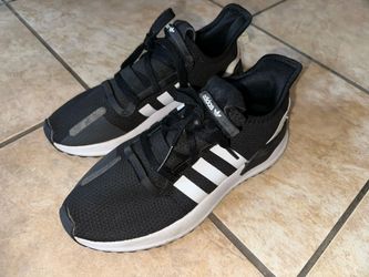 Adidas Sneakers