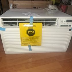 LG Air Conditioner  8,000 BTU