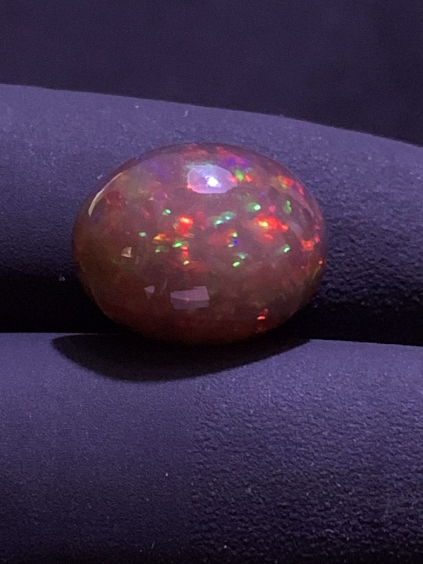 8ct Pinfire Ethiopian Opal