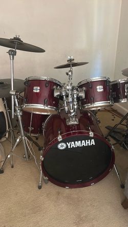 Yamaha stage custom drum set