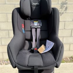 Nuna RAVA Convertible Car Seat - Caviar 