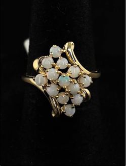 Gorgeous ring with opals  14k