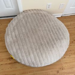 Large Kirkland Round Plush Pet Bed