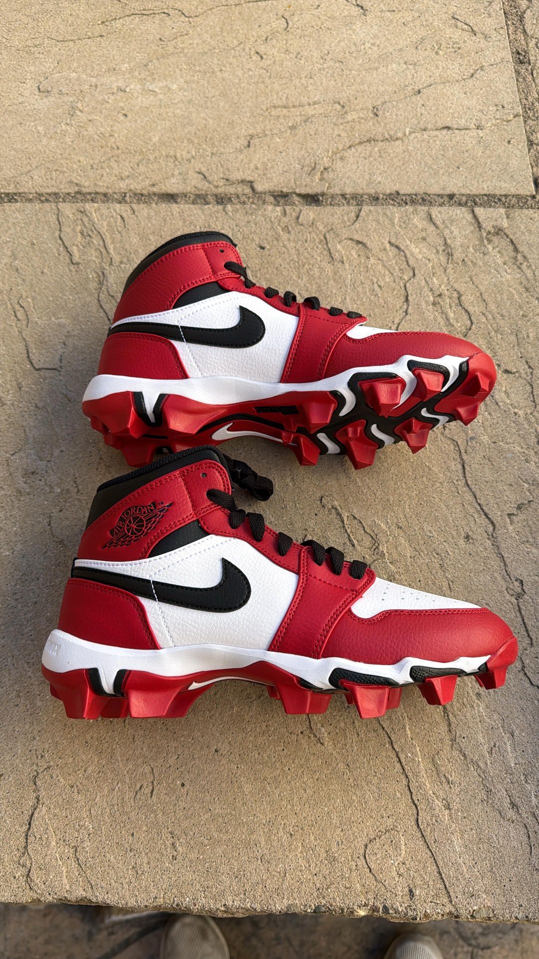 New Nike Jordan 1 Mid Baseball Football Cleats Chicago Youth 6y, Women’s 7.5