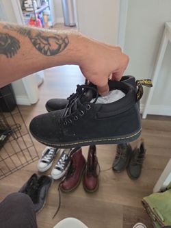 Lady shoes. Doc martens, nike and converse size 6