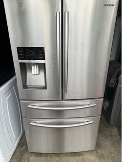 Samsung stainless steel Frenchdoor refrigerator with water and ice