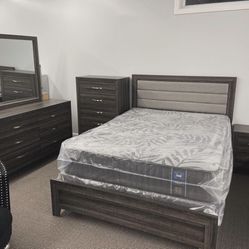 Huge Savings!! GORGEOUS, STURDY Bedroom Set at an AMAZING PRICE!