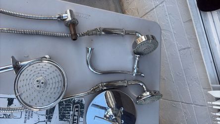 Miscellaneous shower fixtures