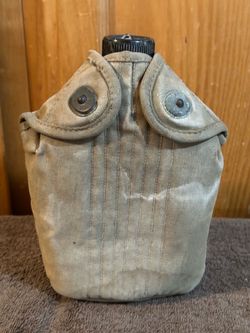 Vintage 1943 WWII US Military Canteen & Canvas Cover - Dated