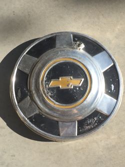 1973-87 Chevrolet Vintage 12” Dog dish Center Hubcap