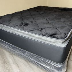 Queen Pillow Top!