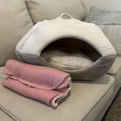 Cat Bed And Blanket 