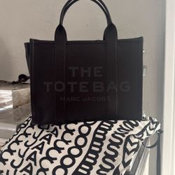 MARC JACOBS- Médium Black Leather 