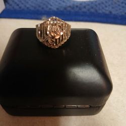14kt Gold Ring With A Rose On It. White Gold Yellow Gold And Rose Gold