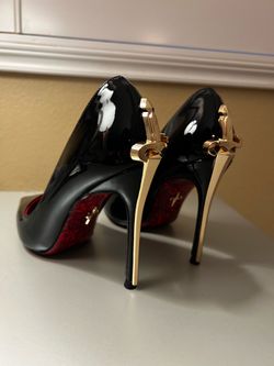 Black heels Gold dagger