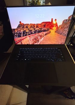 Dell XPS 17 9700 i9 / 64GB RAM / RTX 2060 Max-Q / 256GB SSD