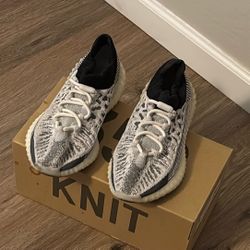 YZY 350V2 Compact 