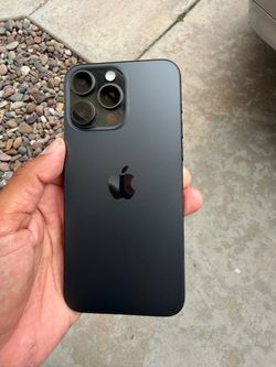 Iphone 15 pro max 256Bb unlocked- black dot