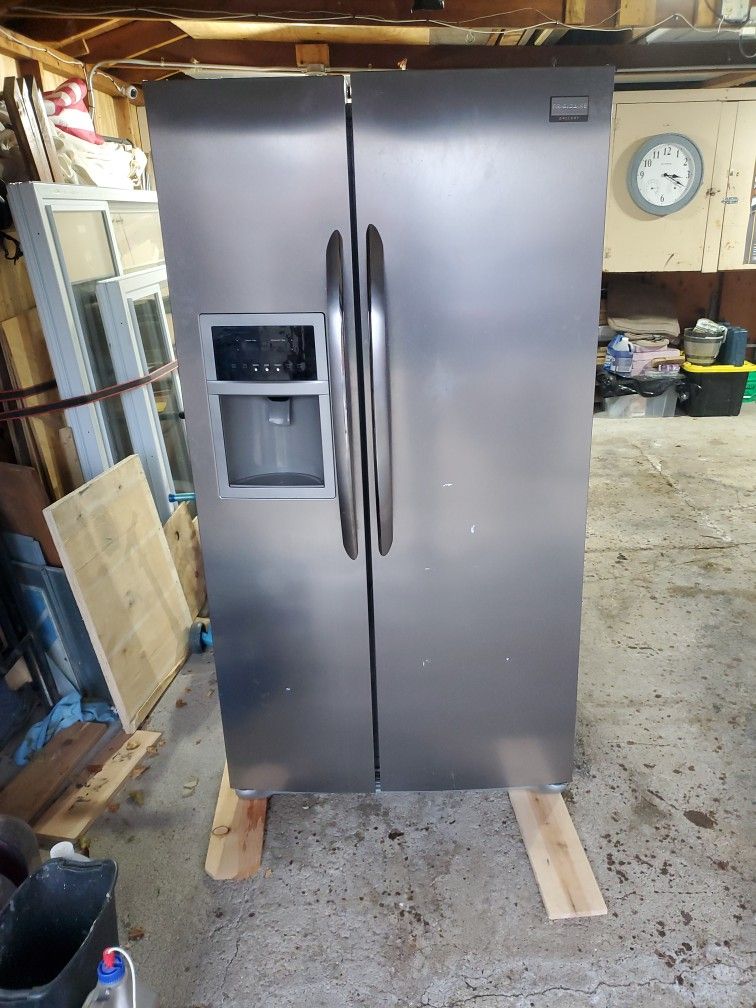 Broken Refrigerator Possibly Needs Computer Board