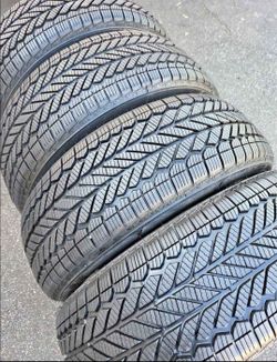 245 50 20 Bridgestone tires Con 80% de Vida Las 4