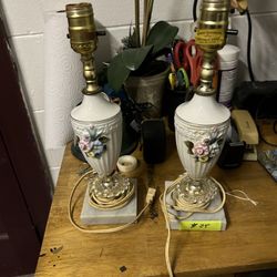 Beautiful 2 Vintage Small Lamps 