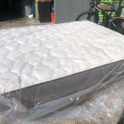 Queen Size Bed 