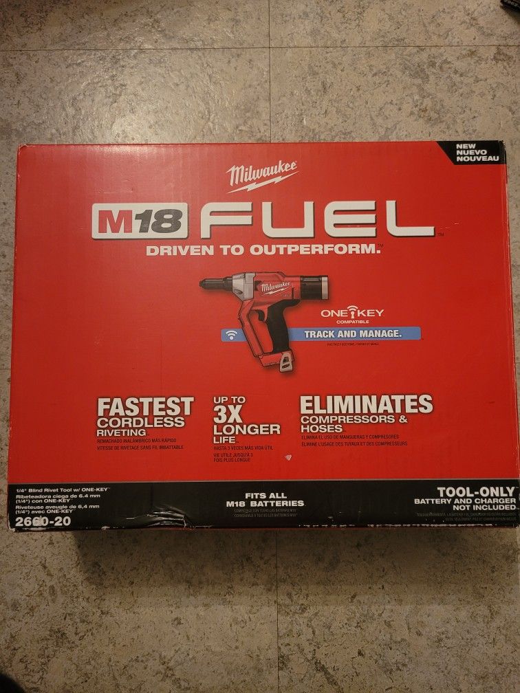 Milwaukee Fuel M18 1/4" Blind Rivet Tool   