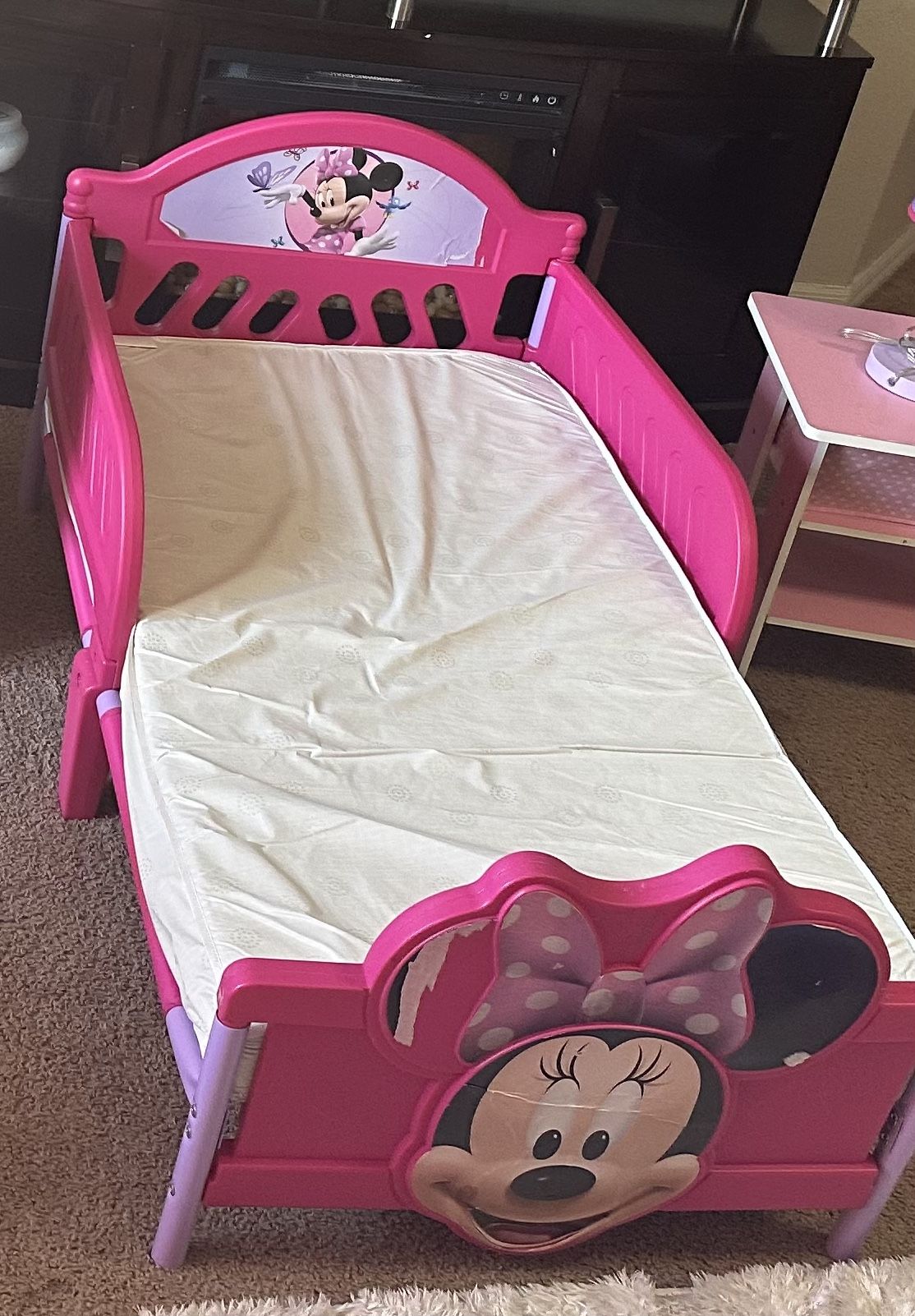 Toddler bed