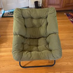 Comfy, green accent chair 