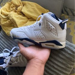 Midnight Navy Jordan 6