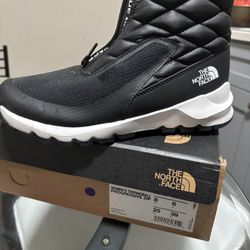 Women’s Northface Boots 