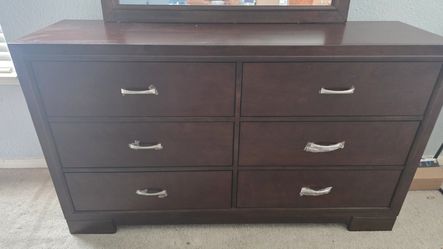 Queen size Bedroom Set