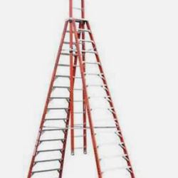 Werner Trestle Ladder 20'